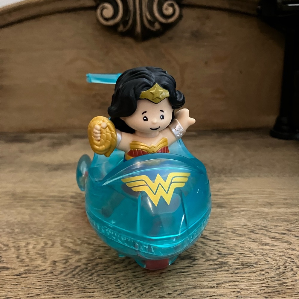 Little People DC Super Friends Wonder Woman Figure Vehicle Fisher Price